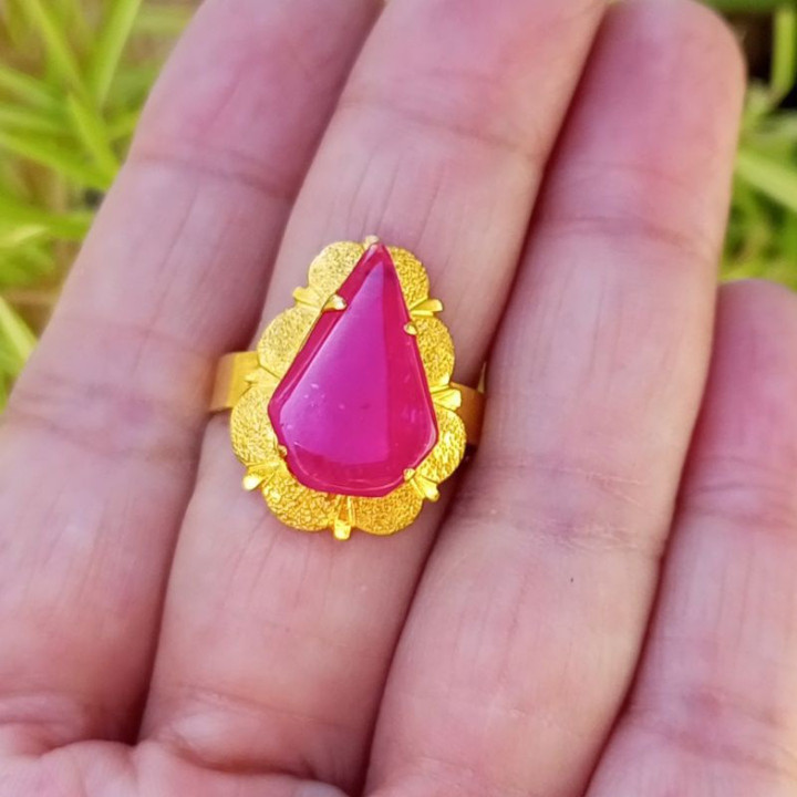 Sparkling Natural Ruby - 4.55ct Teardrop Gemstone