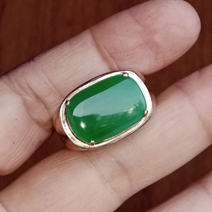 Bague en jade birman véritable, montée sur argent sterling 925