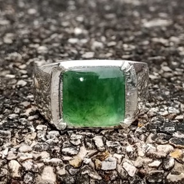Stunning Genuine Burmese Jade Ring in Sterling Silver