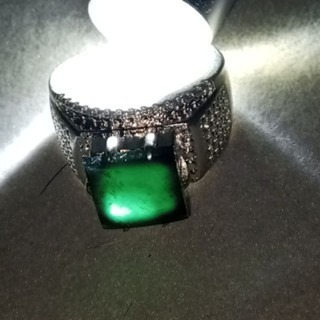 Burmese Black Jade Ring with Green Focusing Stone - Size 59