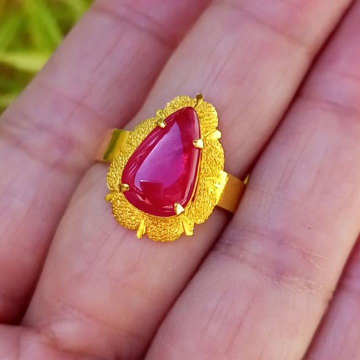 Gorgeous Natural Ruby Gemstone - 3.90ct, Teardrop Cut