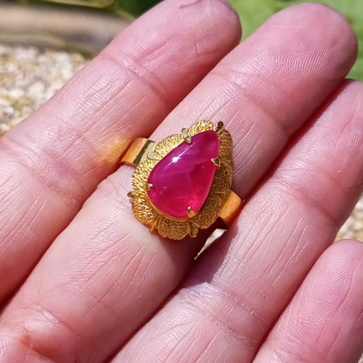 Gorgeous Natural Ruby Gemstone - 3.90ct, Teardrop Cut