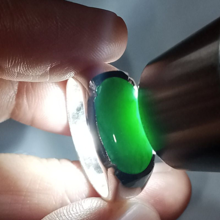 Genuine Burmese Jade Kasikorn Green Ring in Sterling Silver