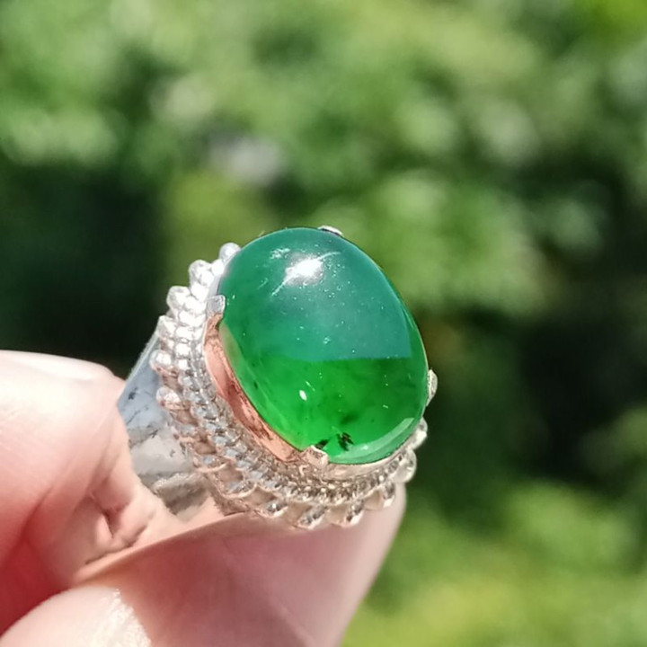 Burmese Jade Ring | Size 59, Sterling Silver and Certificate