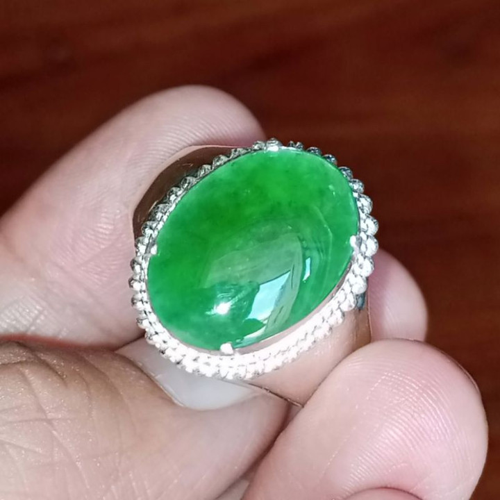 Burmese Jade Ring in Sterling Silver - Size 58/60