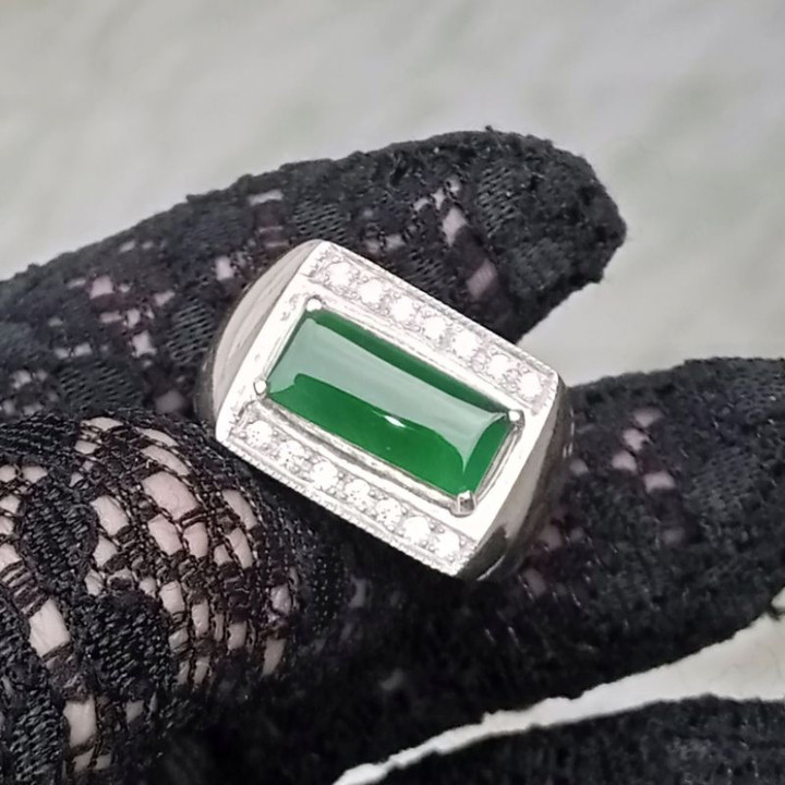Burmese Jade Saddle Ring in Sterling Silver - Size 60