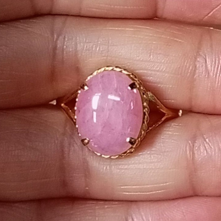 Burmese Ruby Gemstone - 6.96 Carat, Glassy Red