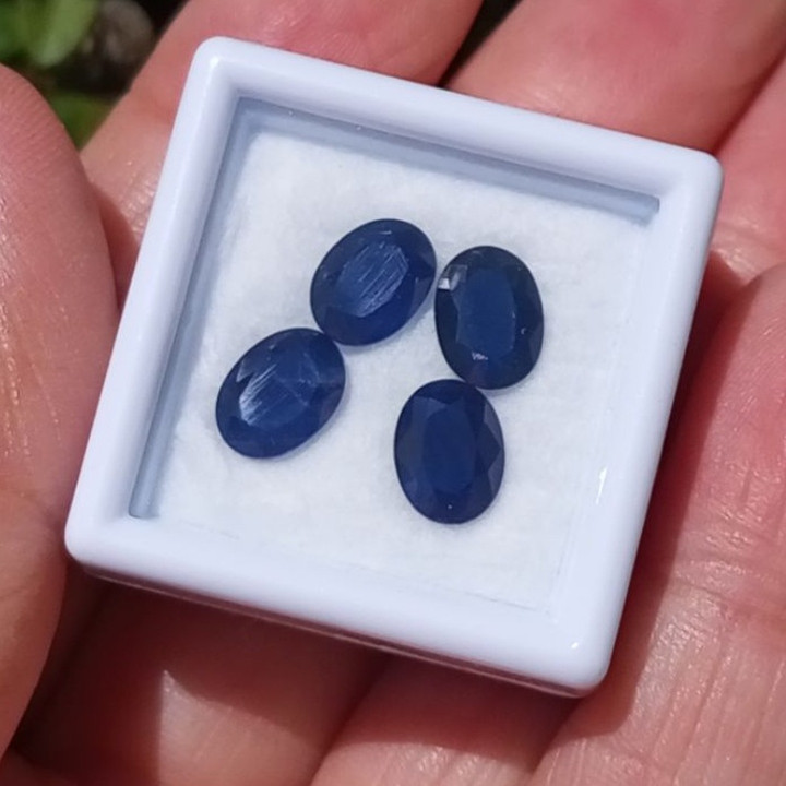 Vibrant Old Heated Blue Sapphire (5.55ct) - Kanchanaburi Origin