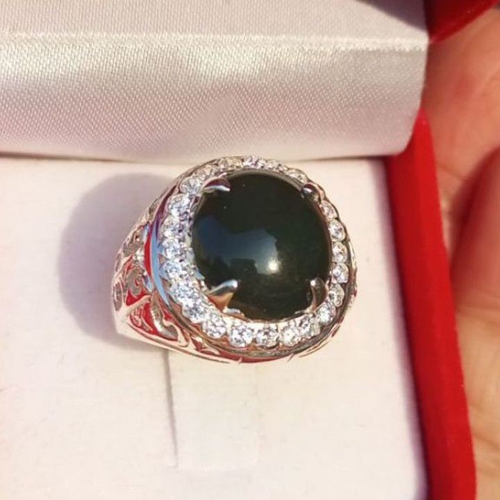 Anillo de jade birmano auténtico para hombre | Jade negro y montura de plata Talla 60