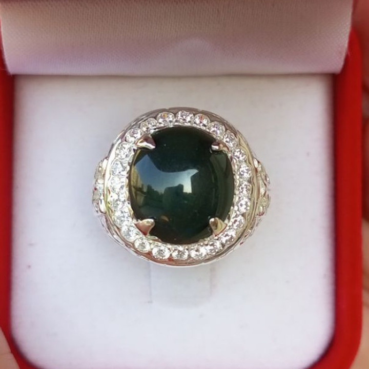 Anillo de jade birmano auténtico para hombre | Jade negro y montura de plata Talla 60