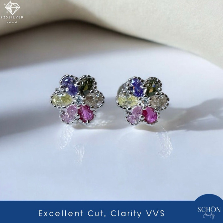 Pendientes de plata de ley con forma de flor y circonita cúbica brillante