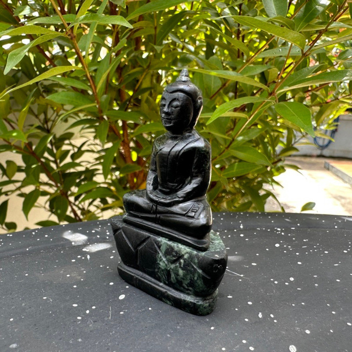 Hand-Carved Emerald Buddha Statue: Black Jade and Serpentine