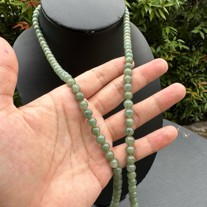 Green Jade Prayer Beads - Luscious Texture and Graduated Design