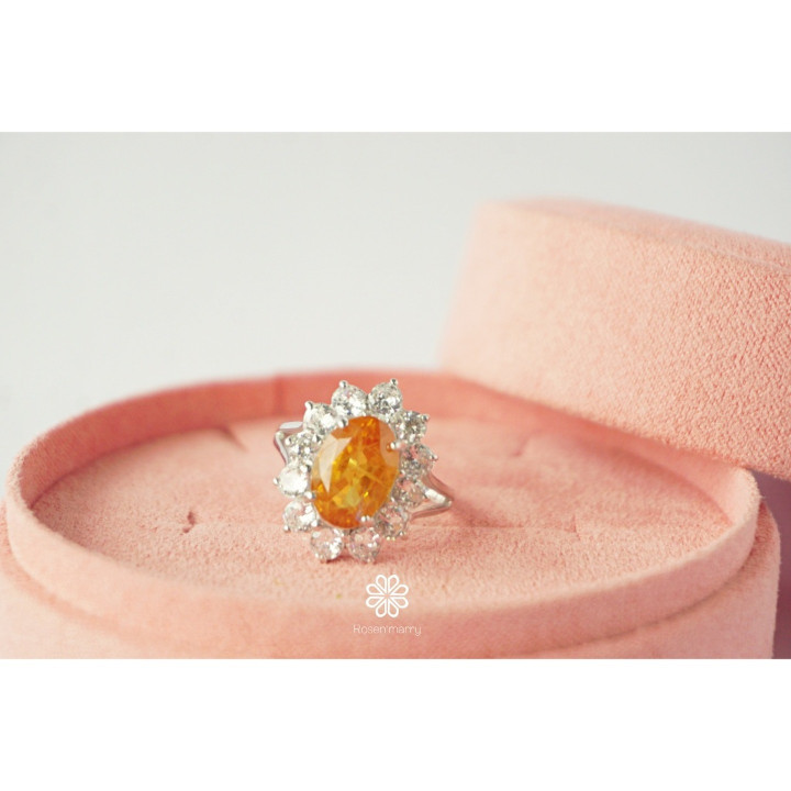 Bague en argent sterling ornée d'un saphir jaune éclatant de 5 carats