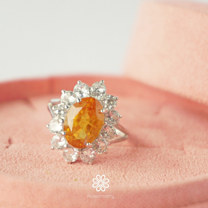 Bague en argent sterling ornée d'un saphir jaune éclatant de 5 carats