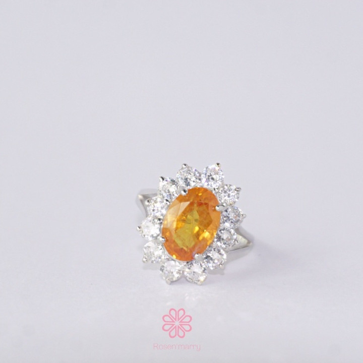 Bague en argent sterling ornée d'un saphir jaune éclatant de 5 carats