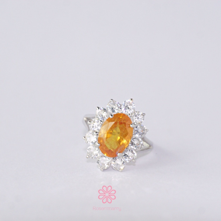 Bague en argent sterling ornée d'un saphir jaune éclatant de 5 carats