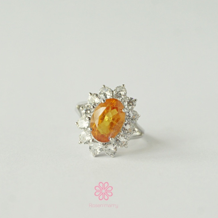 Bague en argent sterling ornée d'un saphir jaune éclatant de 5 carats