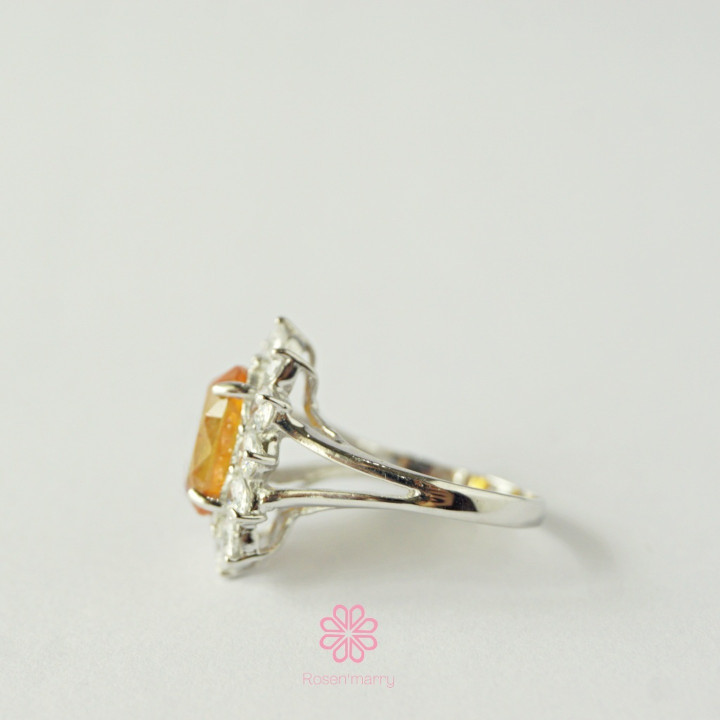Bague en argent sterling ornée d'un saphir jaune éclatant de 5 carats