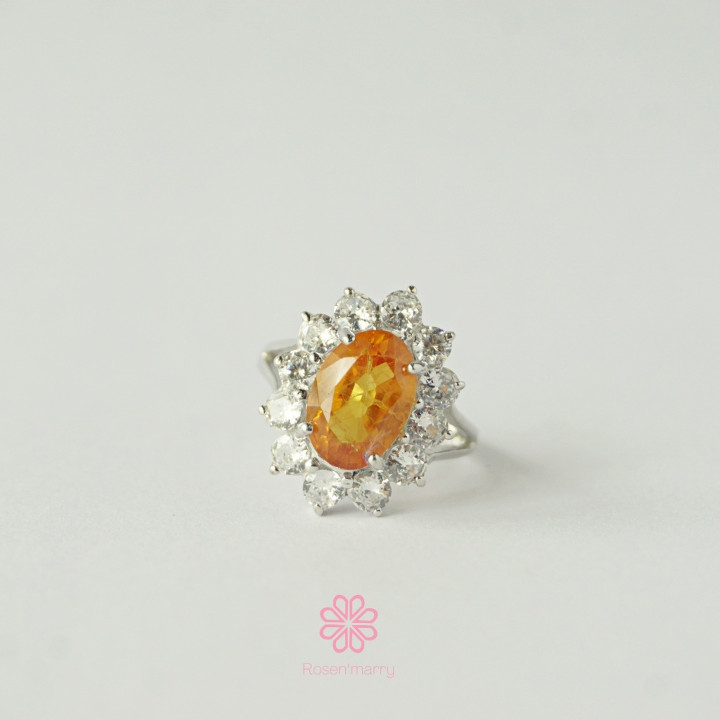 Bague en argent sterling ornée d'un saphir jaune éclatant de 5 carats