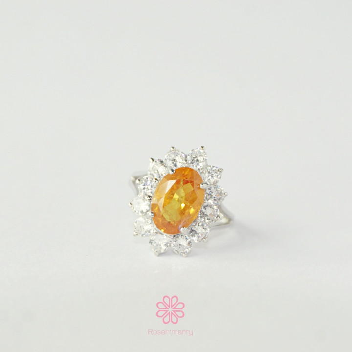 Bague en argent sterling ornée d'un saphir jaune éclatant de 5 carats