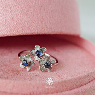 Blue Sapphire Flower Ring | Sterling Silver and Gift Box