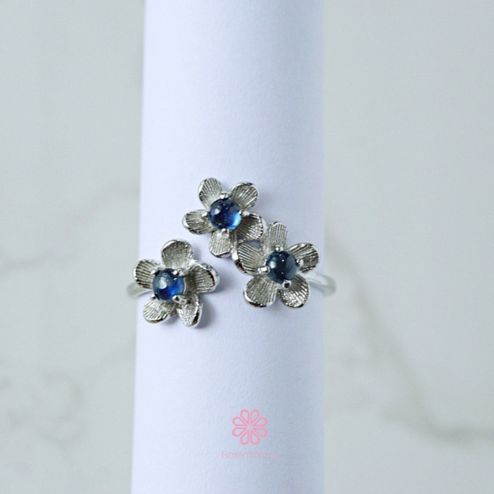 Bague Fleur en Saphir Bleu | Argent Sterling et Coffret Cadeau