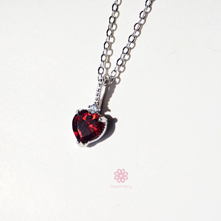 Halskette mit Granatherzanhänger aus Sterlingsilber - Rosen'marry