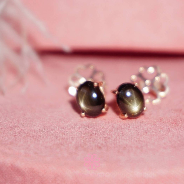 Black Star Sapphire Flower Stud Earrings | 925 Sterling Silver hypoallergenic