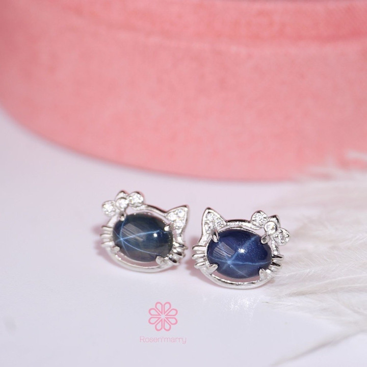 Pendientes de botón con forma de oreja de gato y zafiro estrella auténtico en plata de ley.