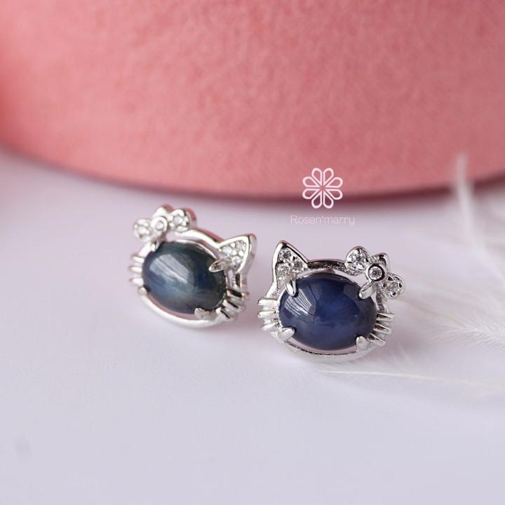 Pendientes de botón con forma de oreja de gato y zafiro estrella auténtico en plata de ley.