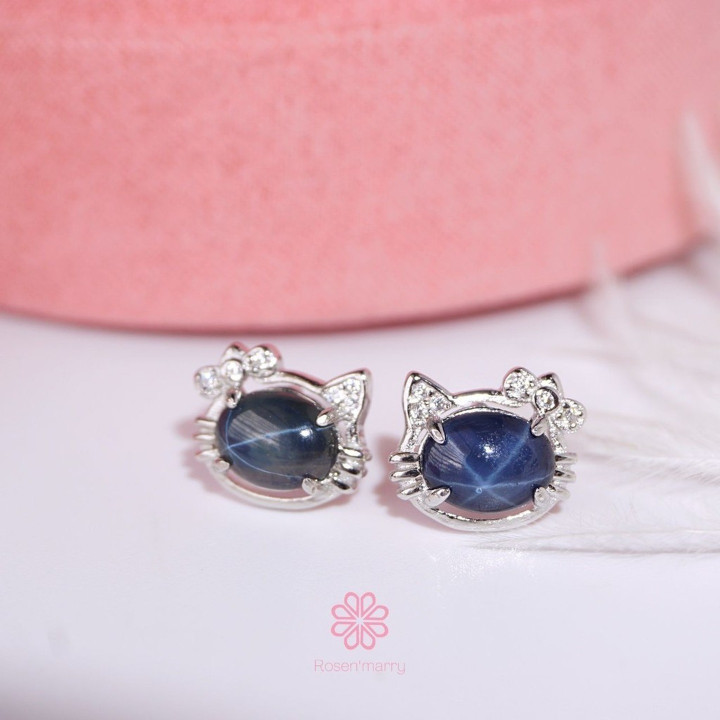 Pendientes de botón con forma de oreja de gato y zafiro estrella auténtico en plata de ley.