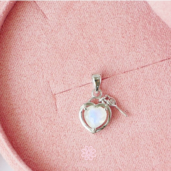 Sky Blue Moonstone Necklace | Sterling Silver Pendant | RN032