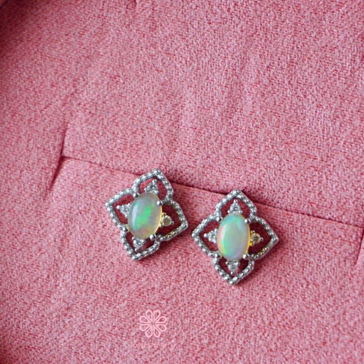 Pendientes de botón de ópalo auténtico y plata de ley - Amuleto de la buena fortuna