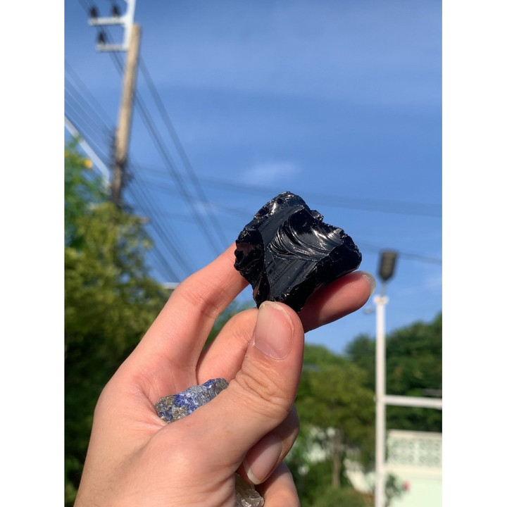 Raw Obsidian Stone: Protection and Negative Energy Absorption
