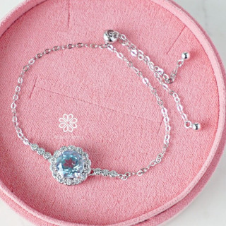Sterling Silver Topaz Gemstone Bracelet - Adjustable and Elegant