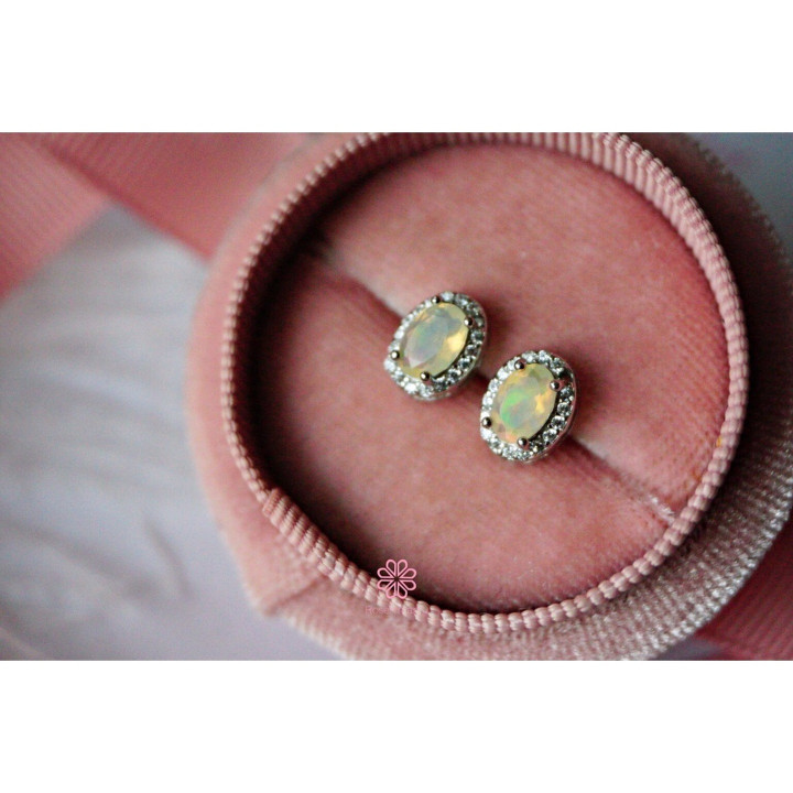Boucles d'oreilles puces en opale véritable et argent sterling - Porte-bonheur