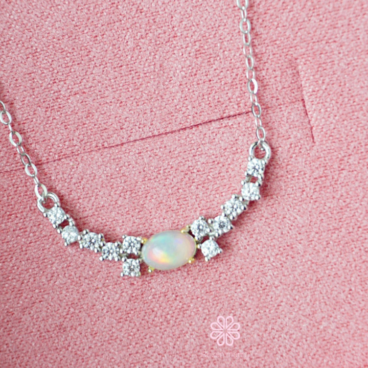 Halskette aus Sterlingsilber mit Opal – Echter Edelstein für Glück und als Geschenk