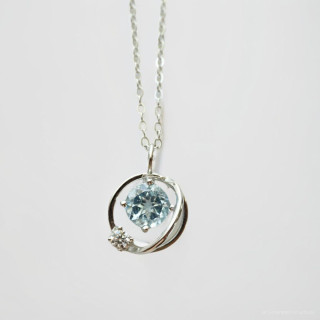 Moonstone Pendant in Sterling Silver, White Gold Plating
