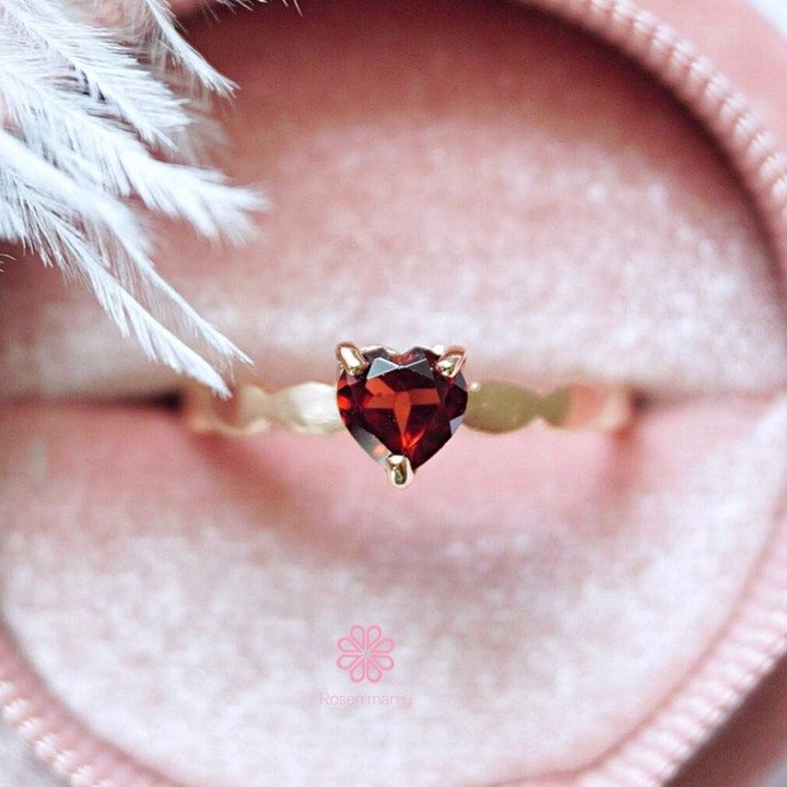 Granatring aus Sterlingsilber | Roségoldplattierung und Glücksbringer