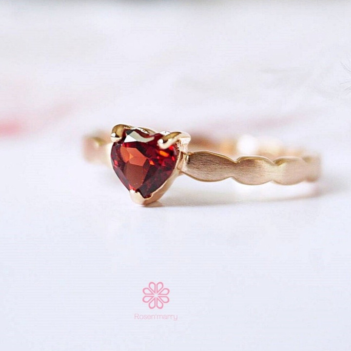 Granatring aus Sterlingsilber | Roségoldplattierung und Glücksbringer
