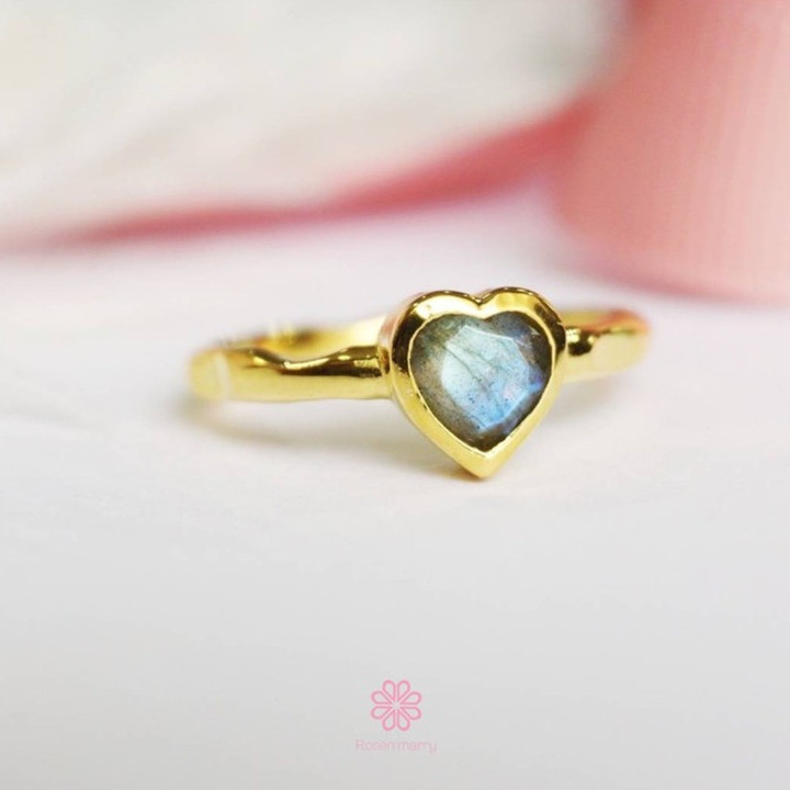 Herzring mit Labradorit | 925er Sterlingsilber und vergoldet