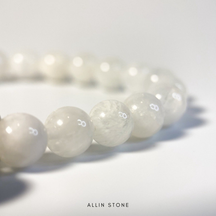 Enhance Charm and Love with Moonstone Bracelet
