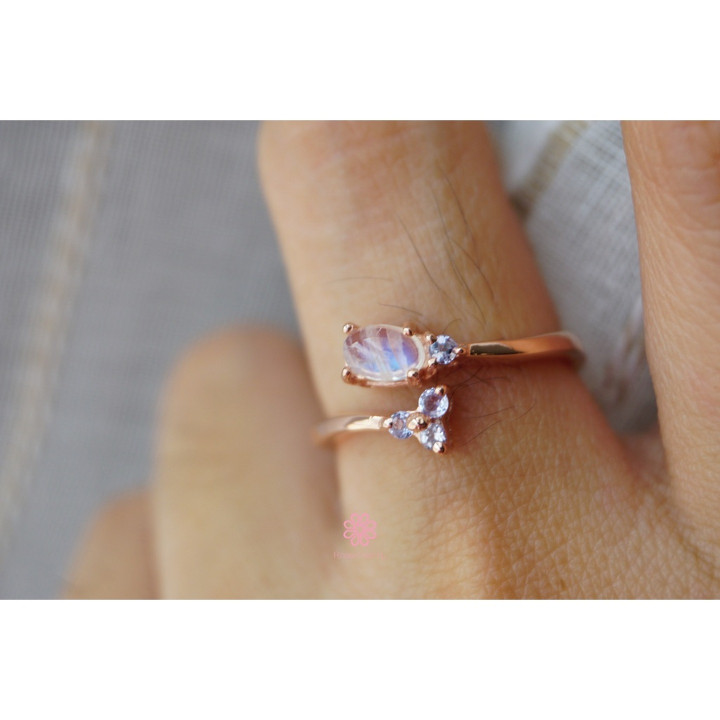 Ring aus blauem Mondstein und Tansanit in Sterlingsilber – Geburtsstein für Juni