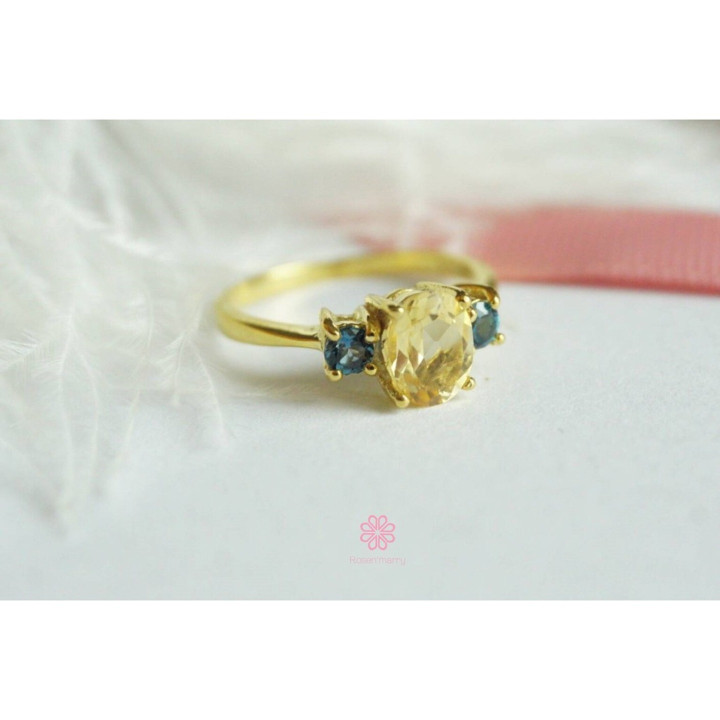 Ring aus Sterlingsilber, vergoldet, mit Rosenquarz und Topas