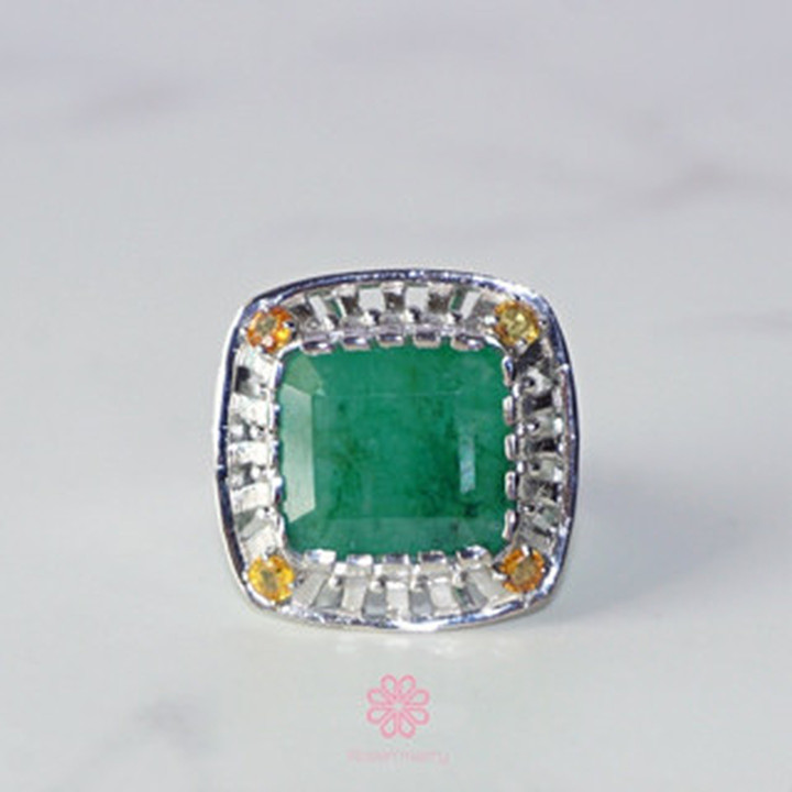 Ring mit rohem Smaragd | 10 Karat vergoldetes Sterlingsilber