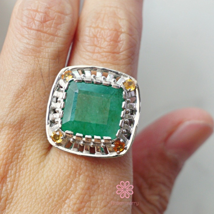 Ring mit rohem Smaragd | 10 Karat vergoldetes Sterlingsilber