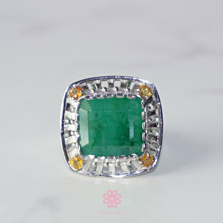 Ring mit rohem Smaragd | 10 Karat vergoldetes Sterlingsilber