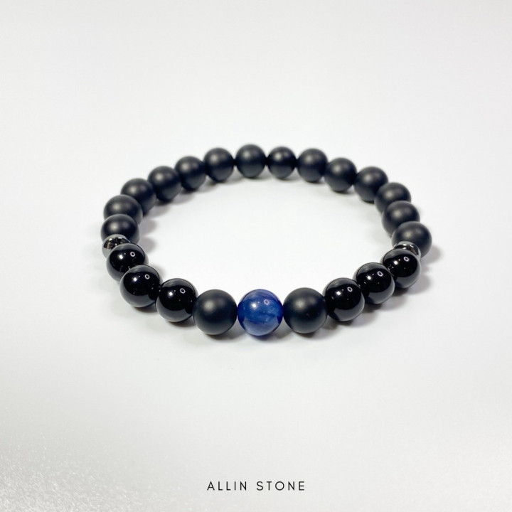 Kyanite Onyx Bracelet: Sharpen Focus and Decision Making
