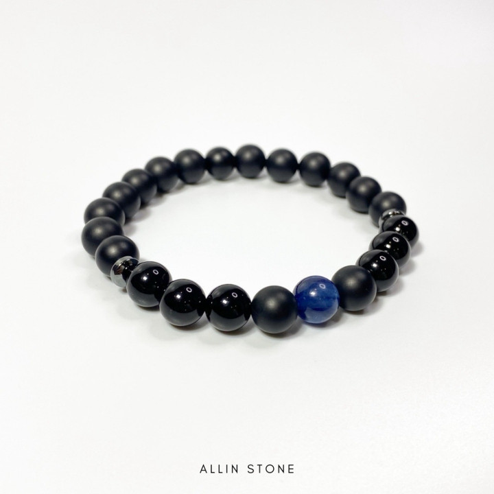 Kyanite Onyx Bracelet: Sharpen Focus and Decision Making